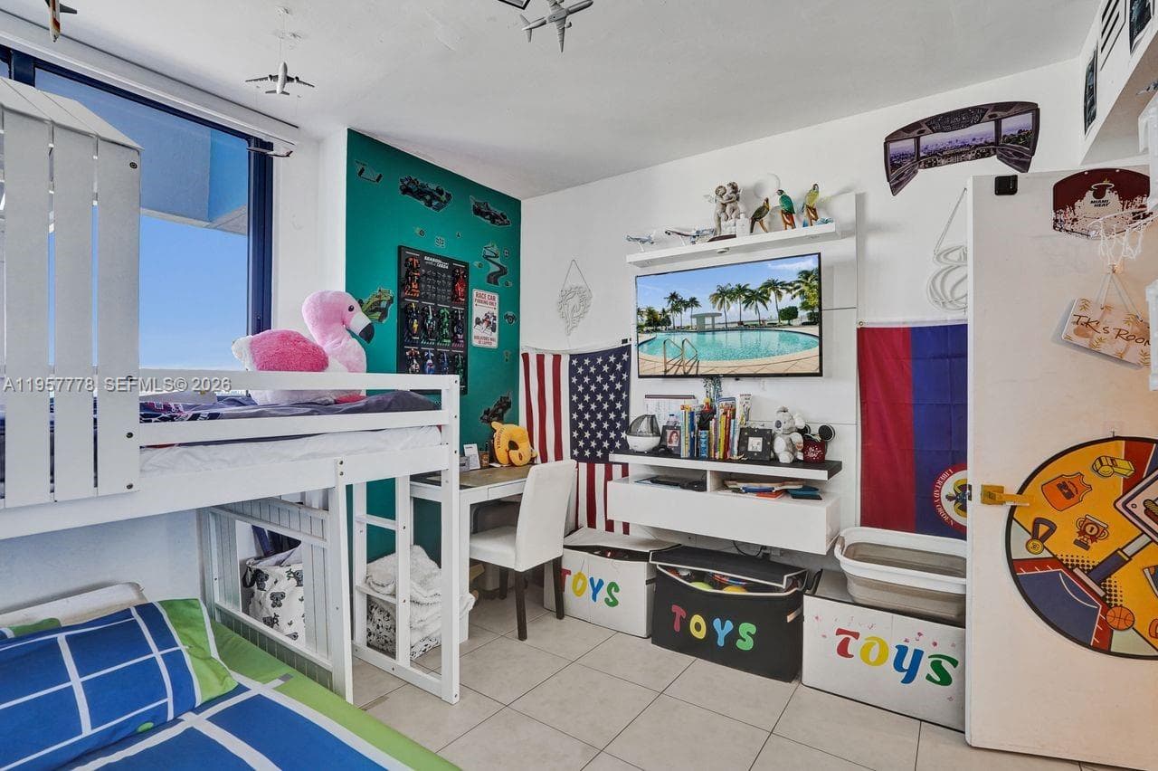 1330 West Ave # 1811, Miami Beach FL 33139 — 26