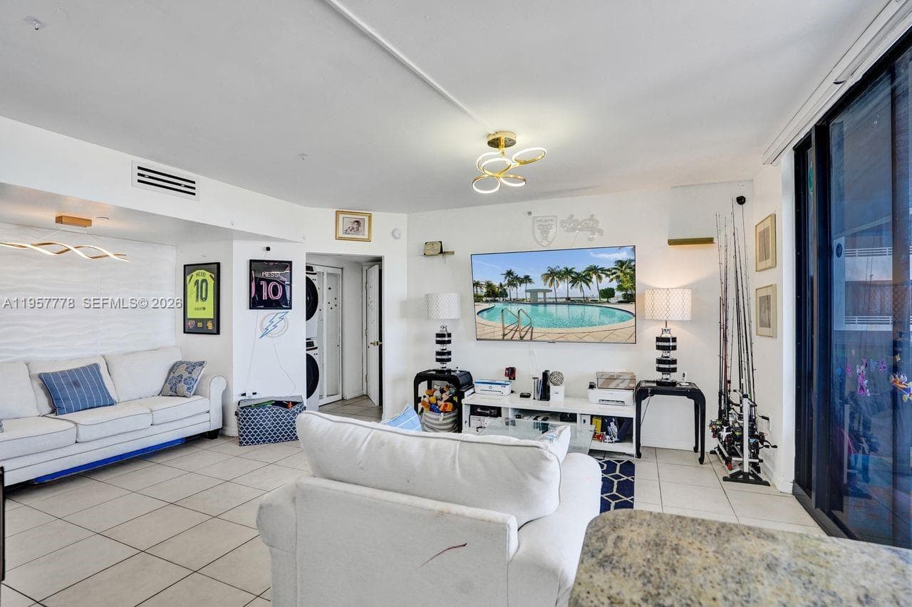 1330 West Ave # 1811, Miami Beach FL 33139 — 7