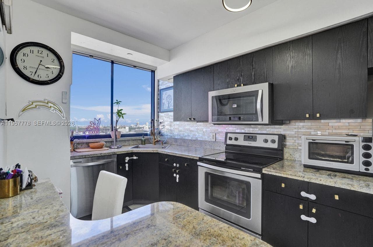 1330 West Ave # 1811, Miami Beach FL 33139 — 20