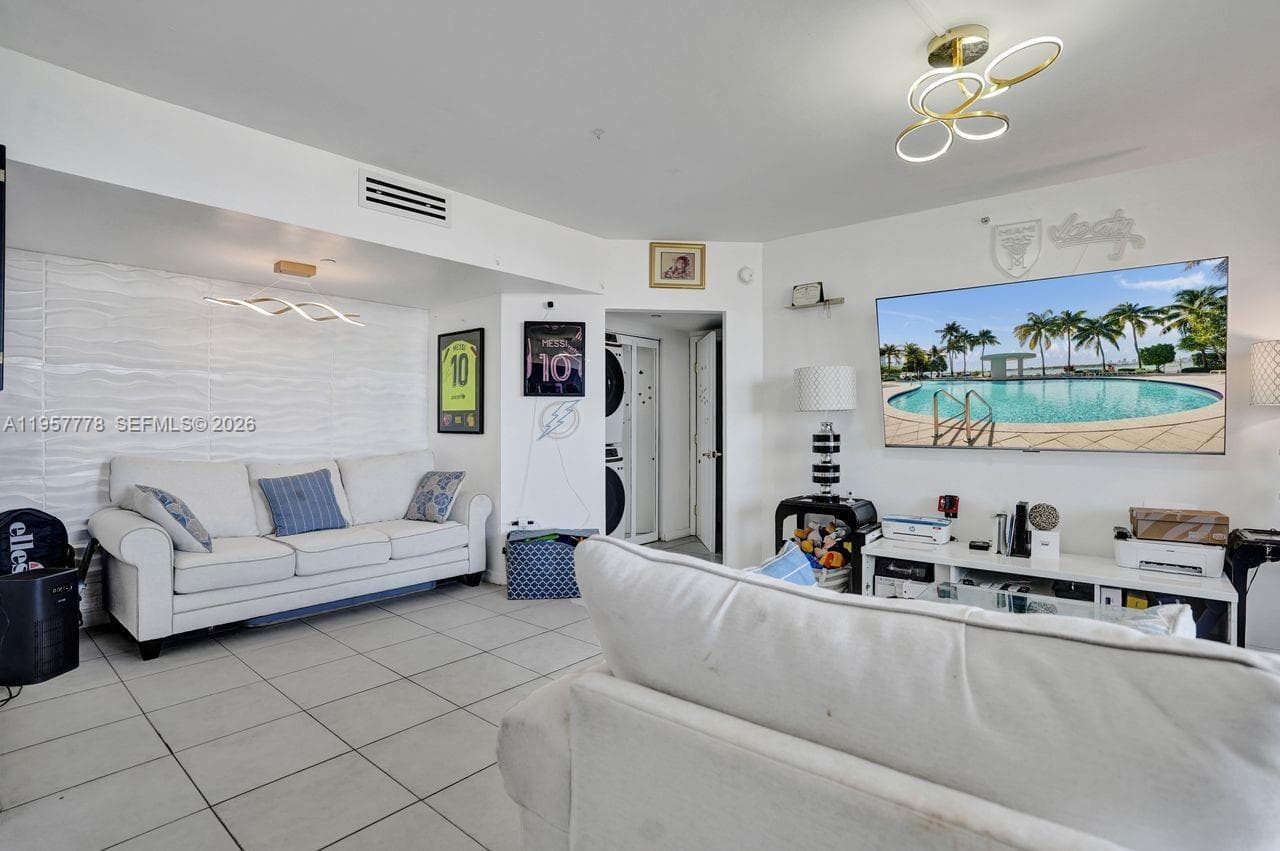 1330 West Ave # 1811, Miami Beach FL 33139 — 9