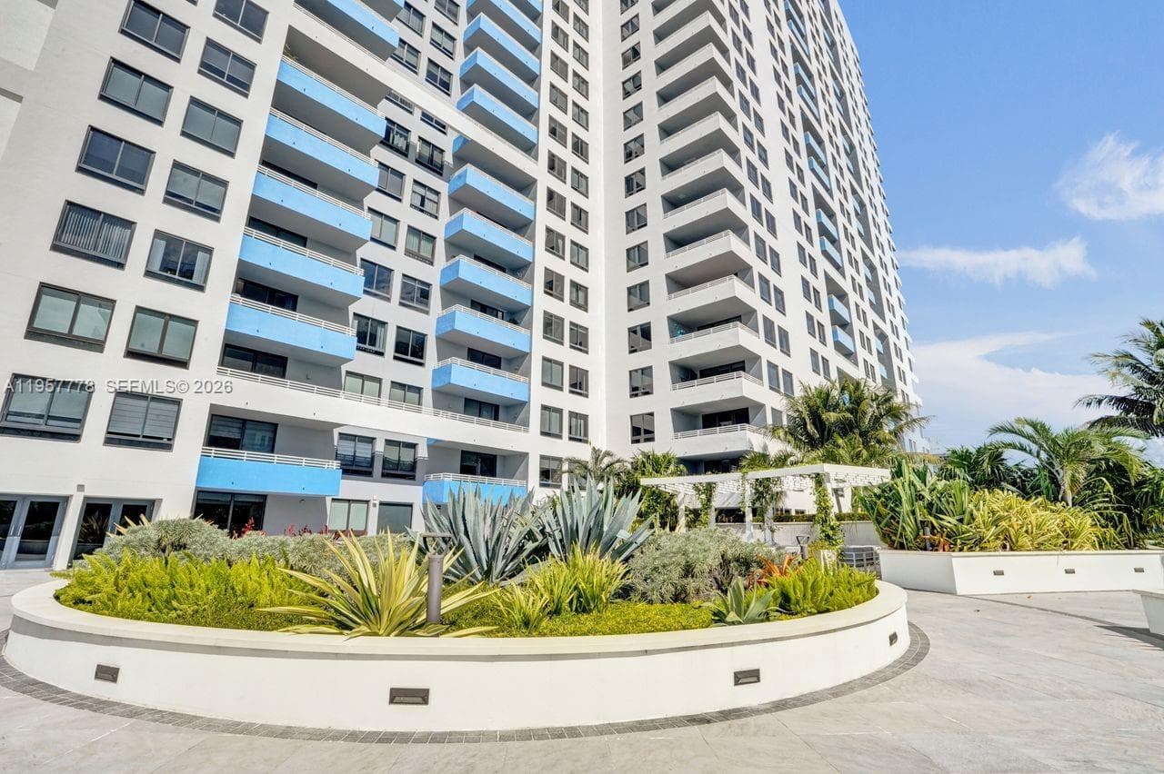 1330 West Ave # 1811, Miami Beach FL 33139 — 61