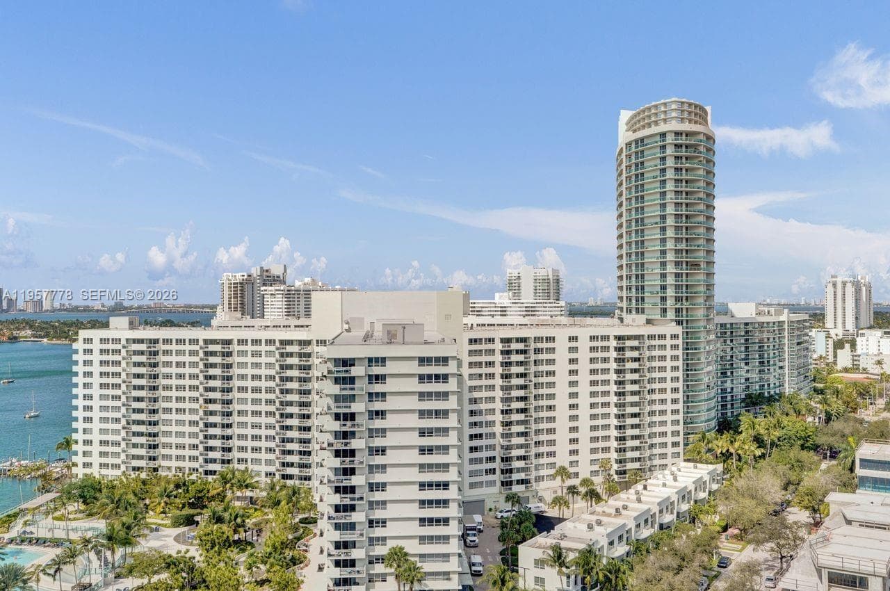 1330 West Ave # 1811, Miami Beach FL 33139 — 18