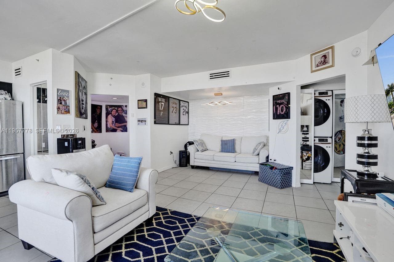 1330 West Ave # 1811, Miami Beach FL 33139 — 11