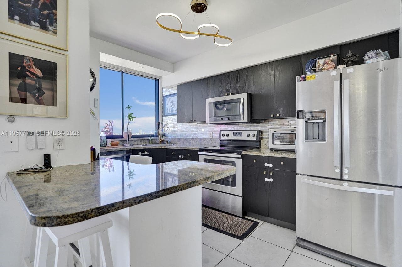 1330 West Ave # 1811, Miami Beach FL 33139 — 19