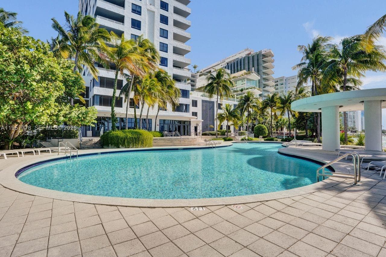 1330 West Ave # 1811, Miami Beach FL 33139 — 44