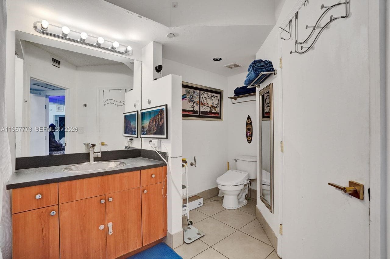 1330 West Ave # 1811, Miami Beach FL 33139 — 31