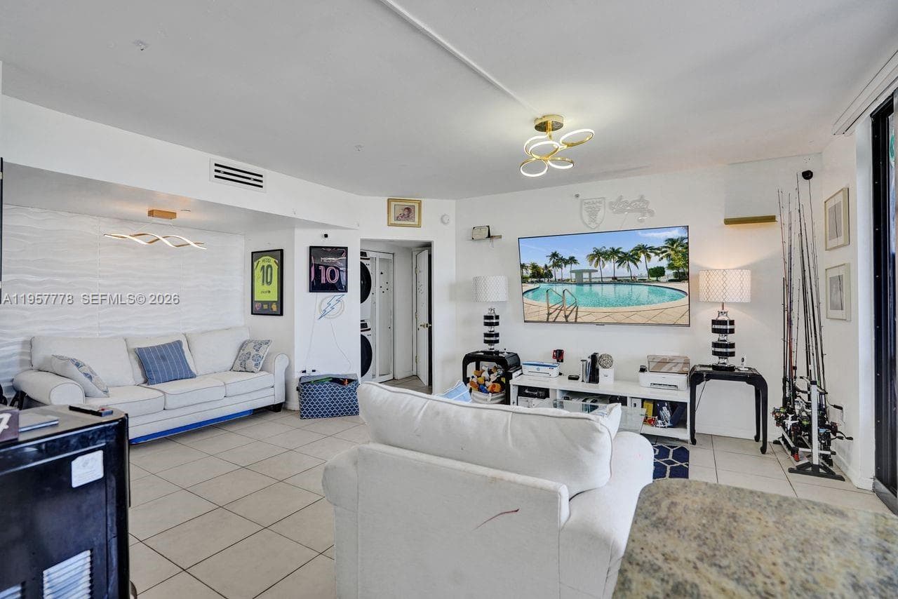 1330 West Ave # 1811, Miami Beach FL 33139 — 8