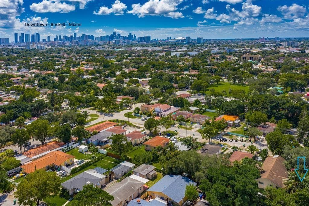 2621 NW 32nd Street, Miami FL 33142 — 12