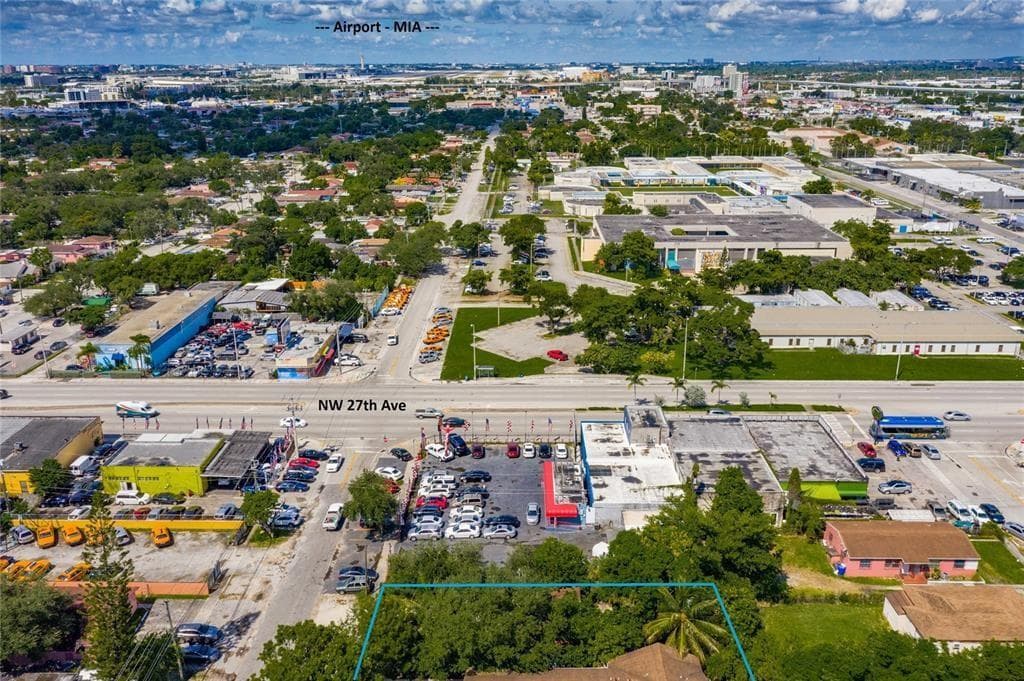 2621 NW 32nd Street, Miami FL 33142 — 10