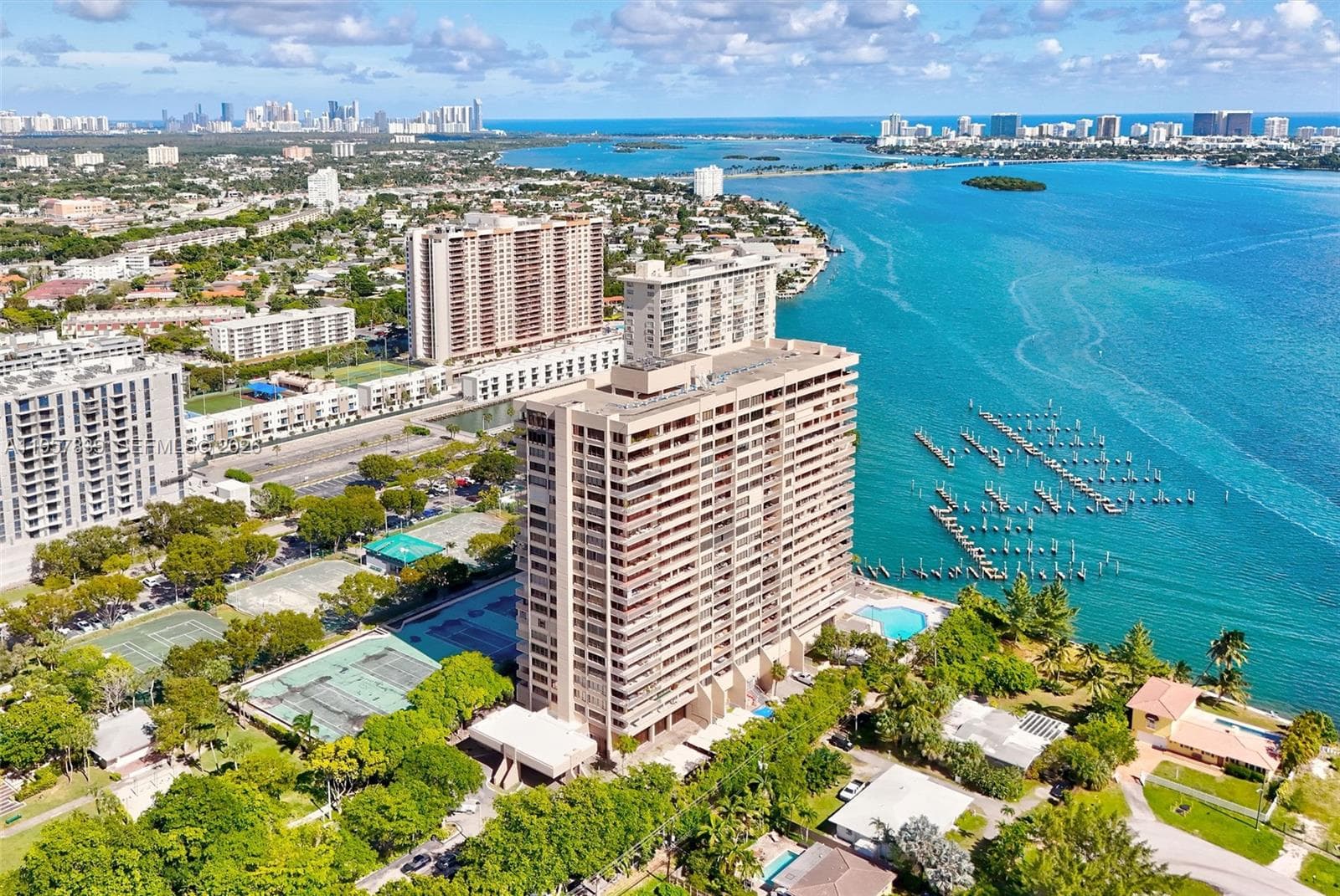 11113 Biscayne Blvd, Miami FL 33181 — 52