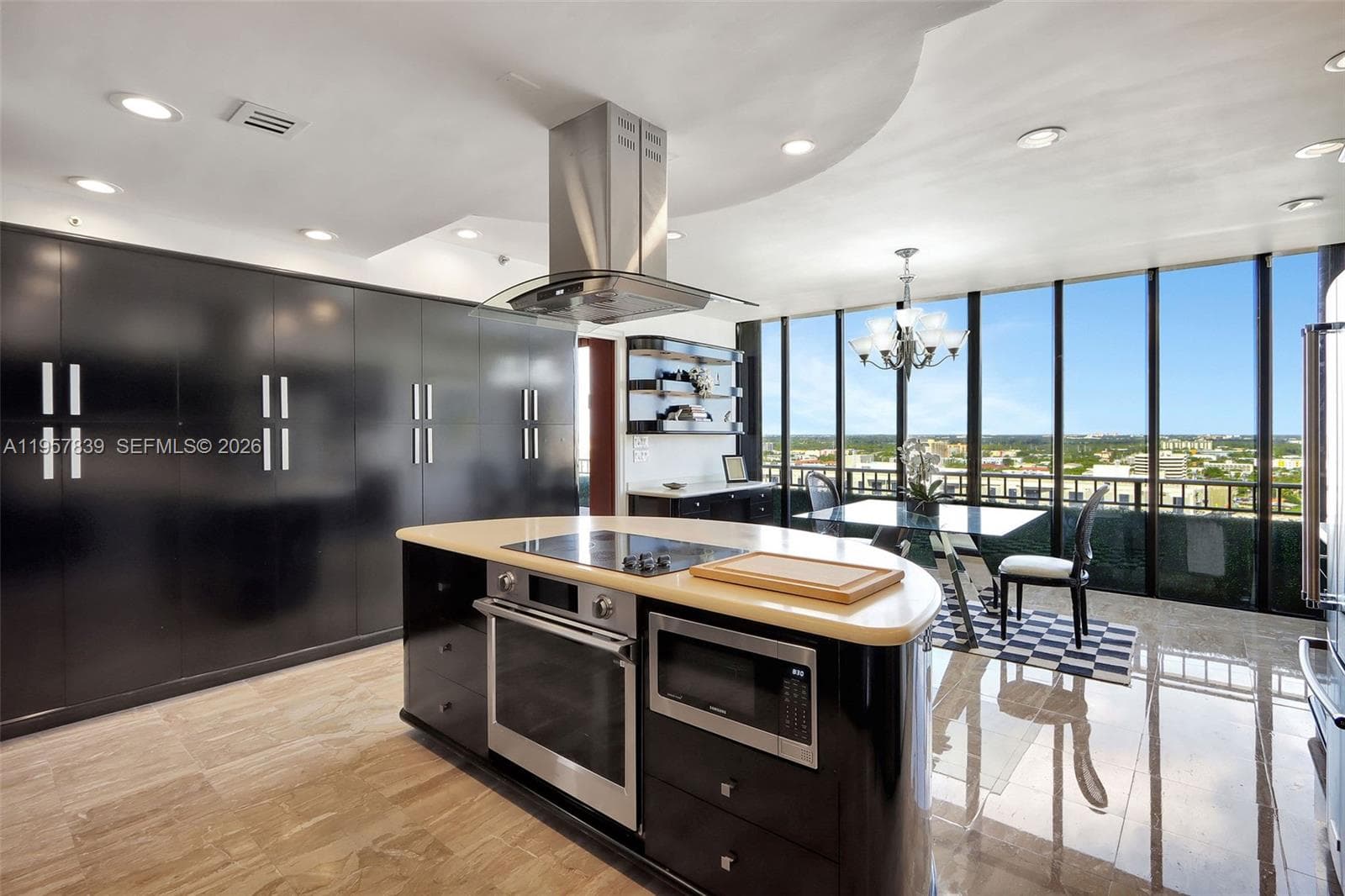 11113 Biscayne Blvd, Miami FL 33181 — 16