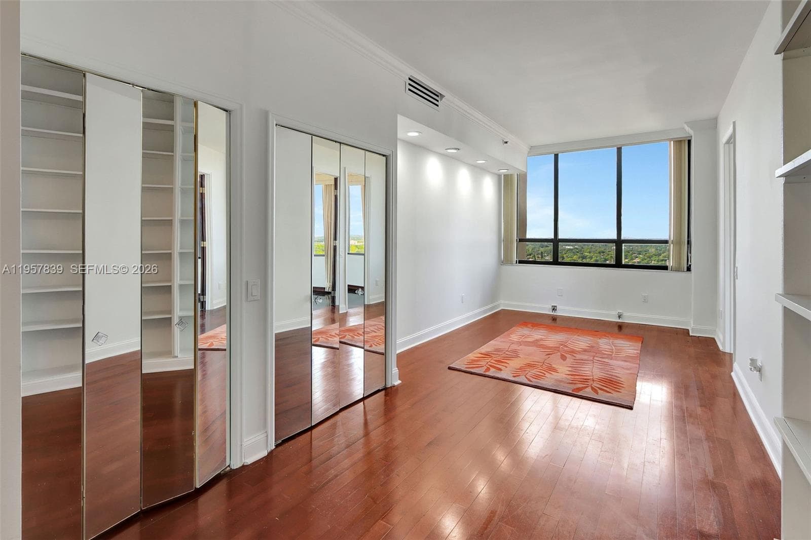 11113 Biscayne Blvd, Miami FL 33181 — 32