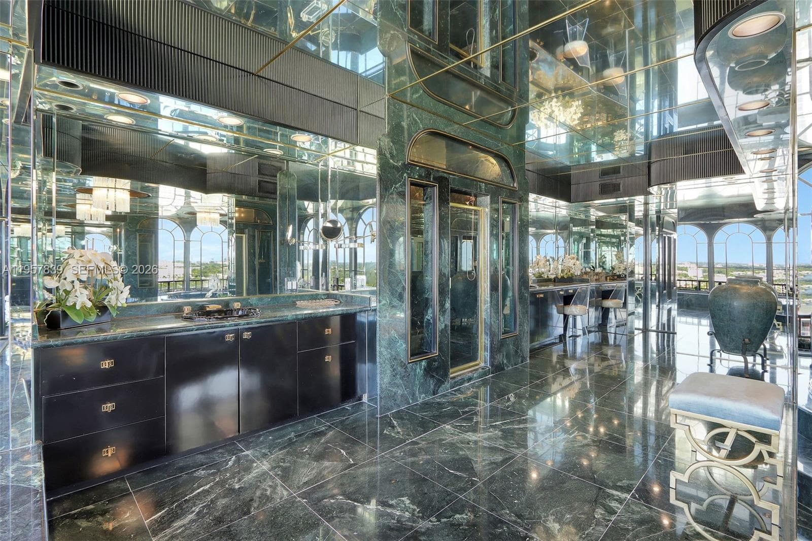 11113 Biscayne Blvd, Miami FL 33181 — 33