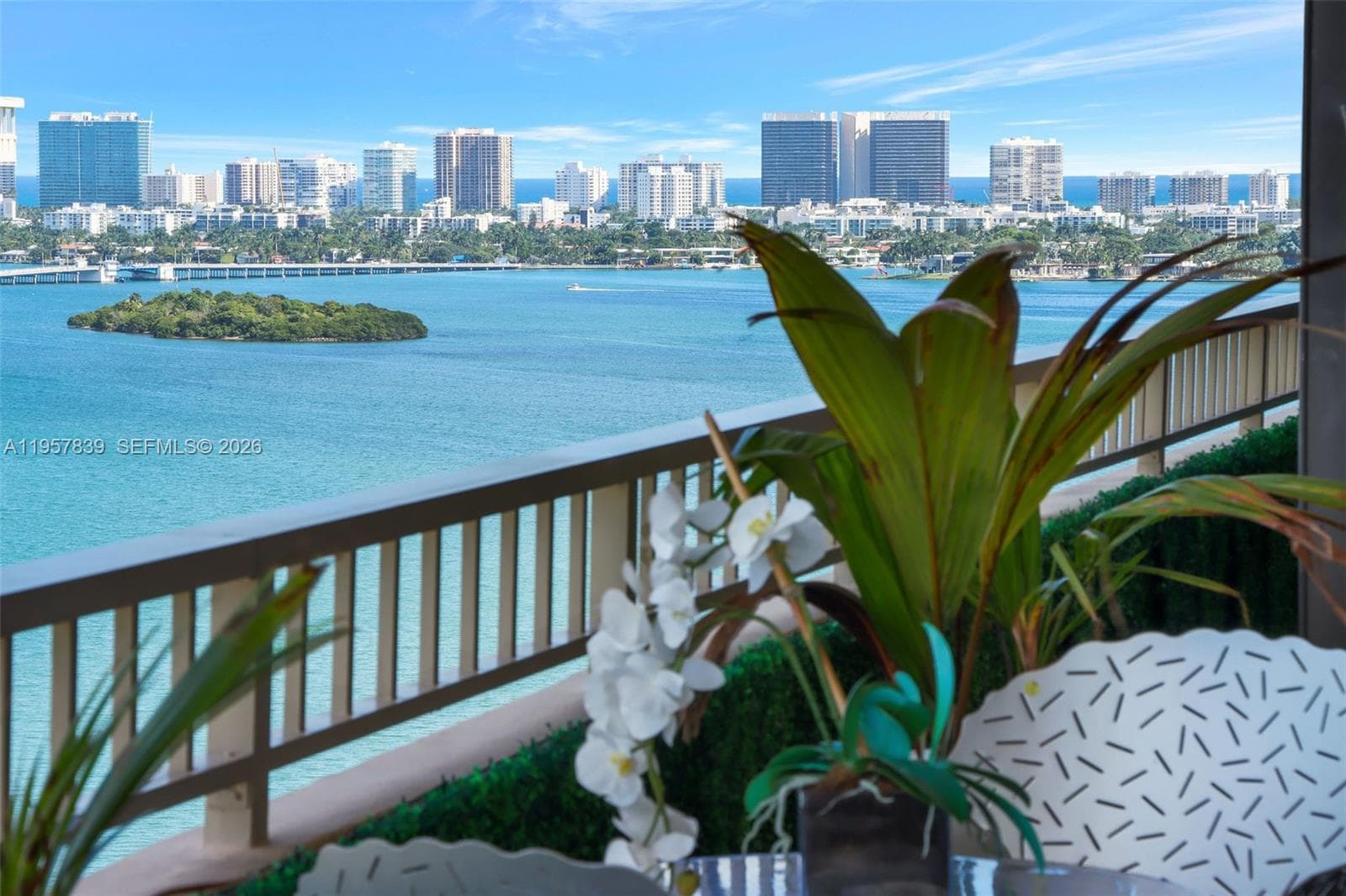11113 Biscayne Blvd, Miami FL 33181 — 48