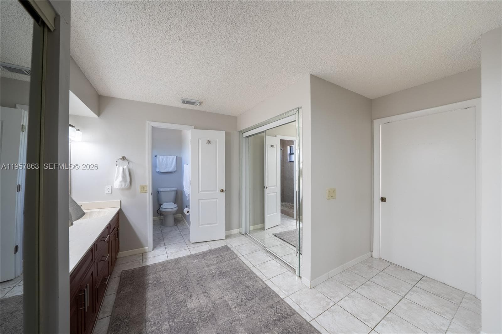 15552 SW 48th St, Miami FL 33185 — 17