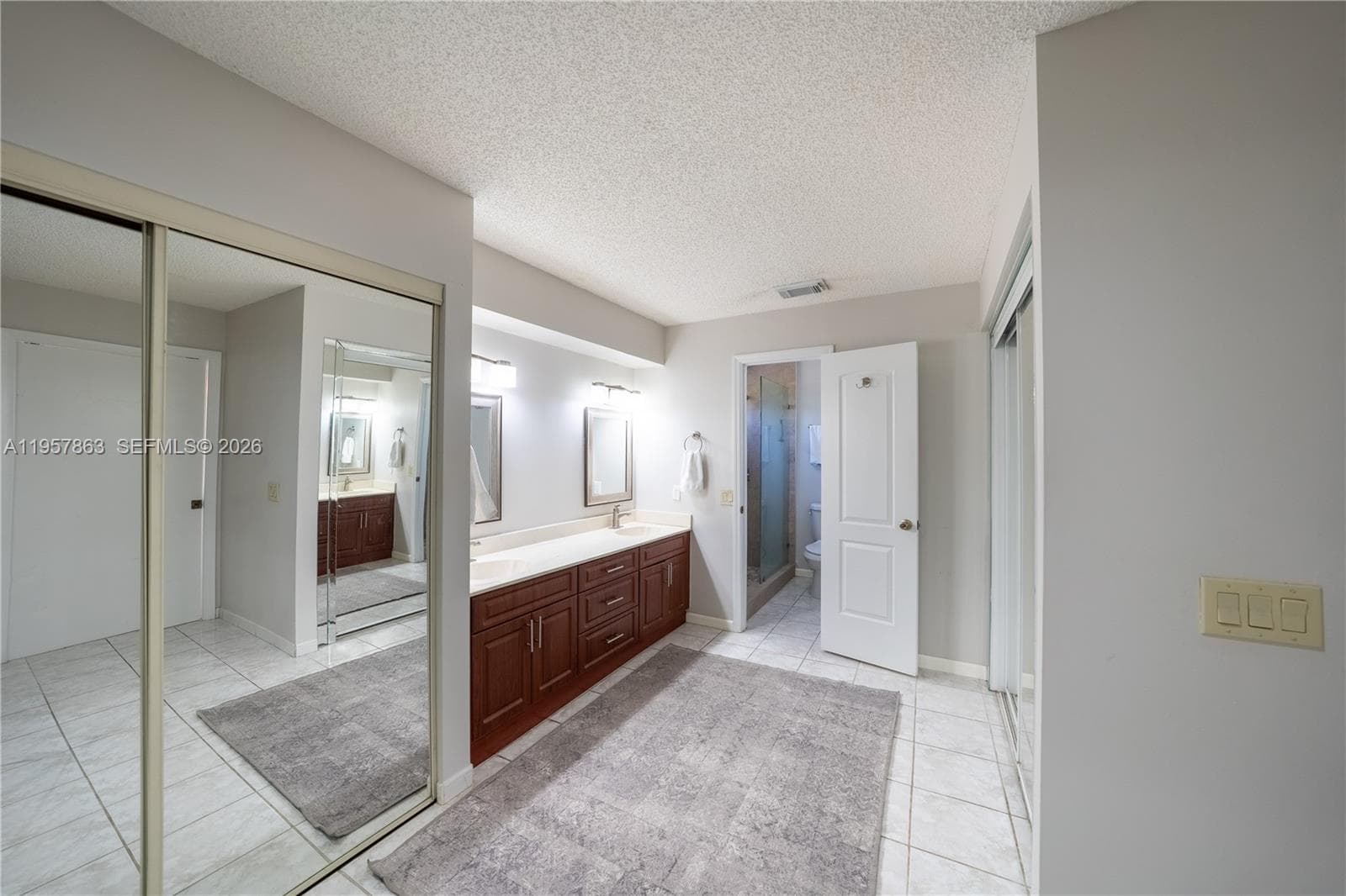 15552 SW 48th St, Miami FL 33185 — 16