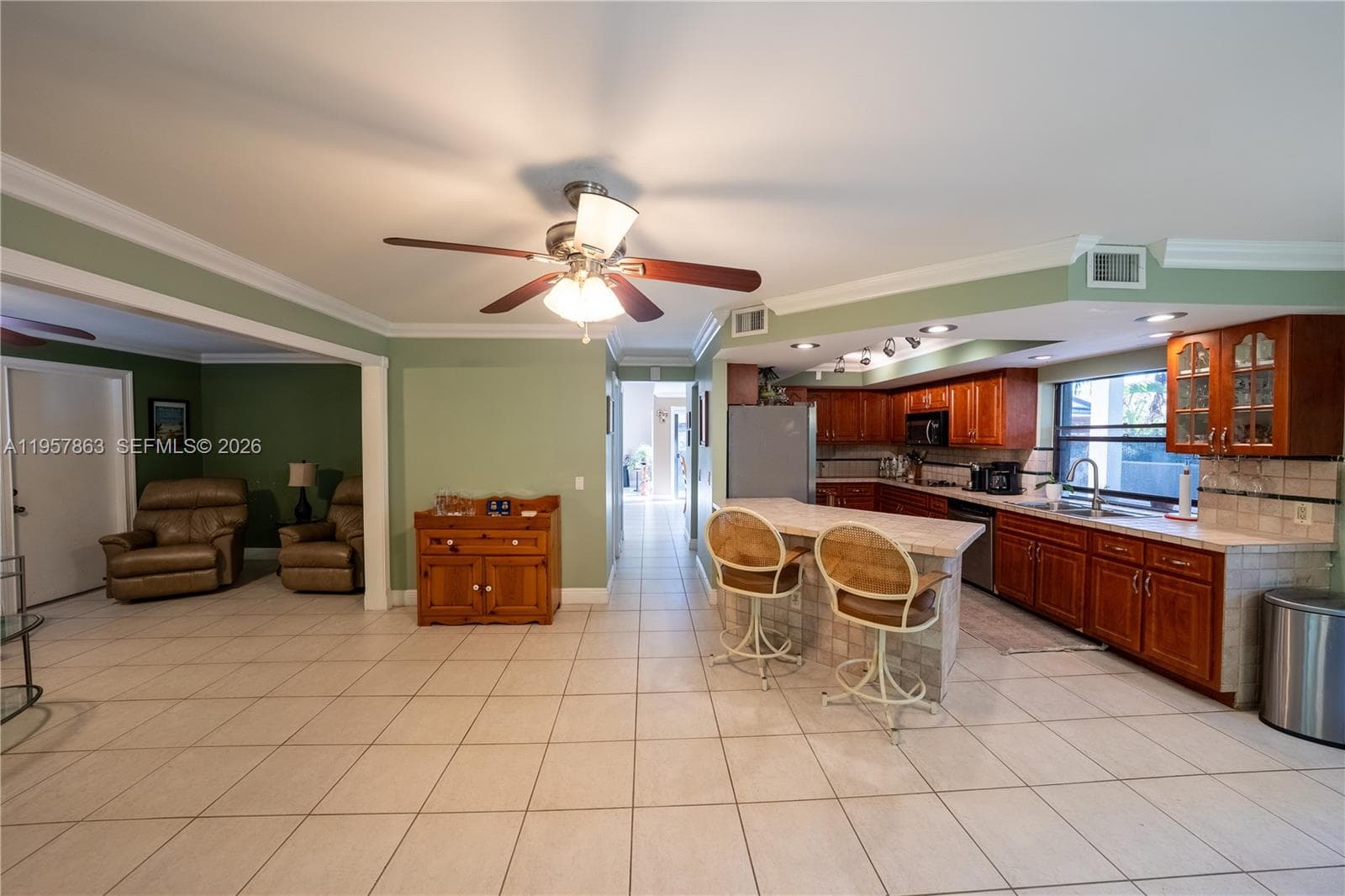 15552 SW 48th St, Miami FL 33185 — 10