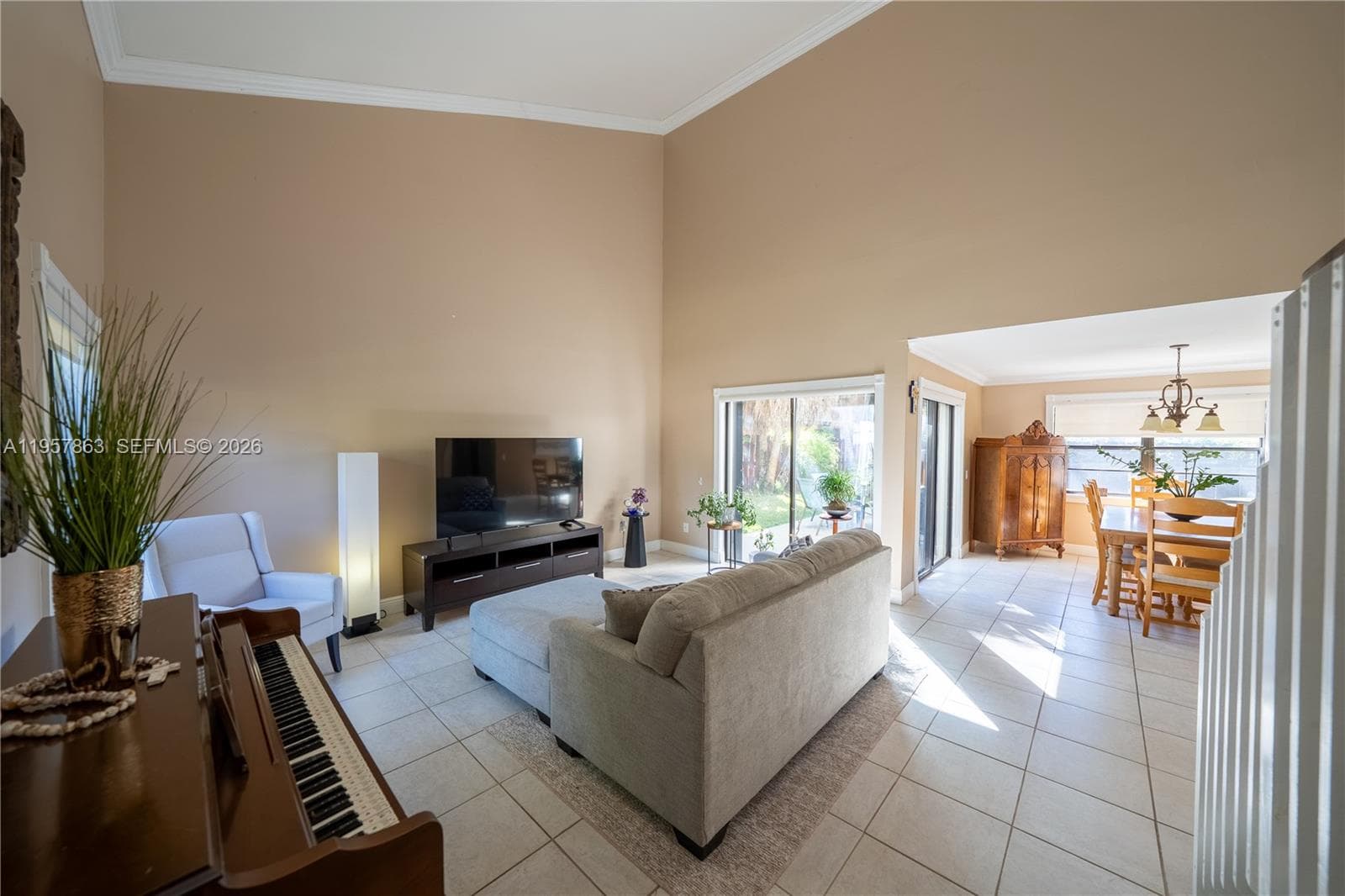 15552 SW 48th St, Miami FL 33185 — 4