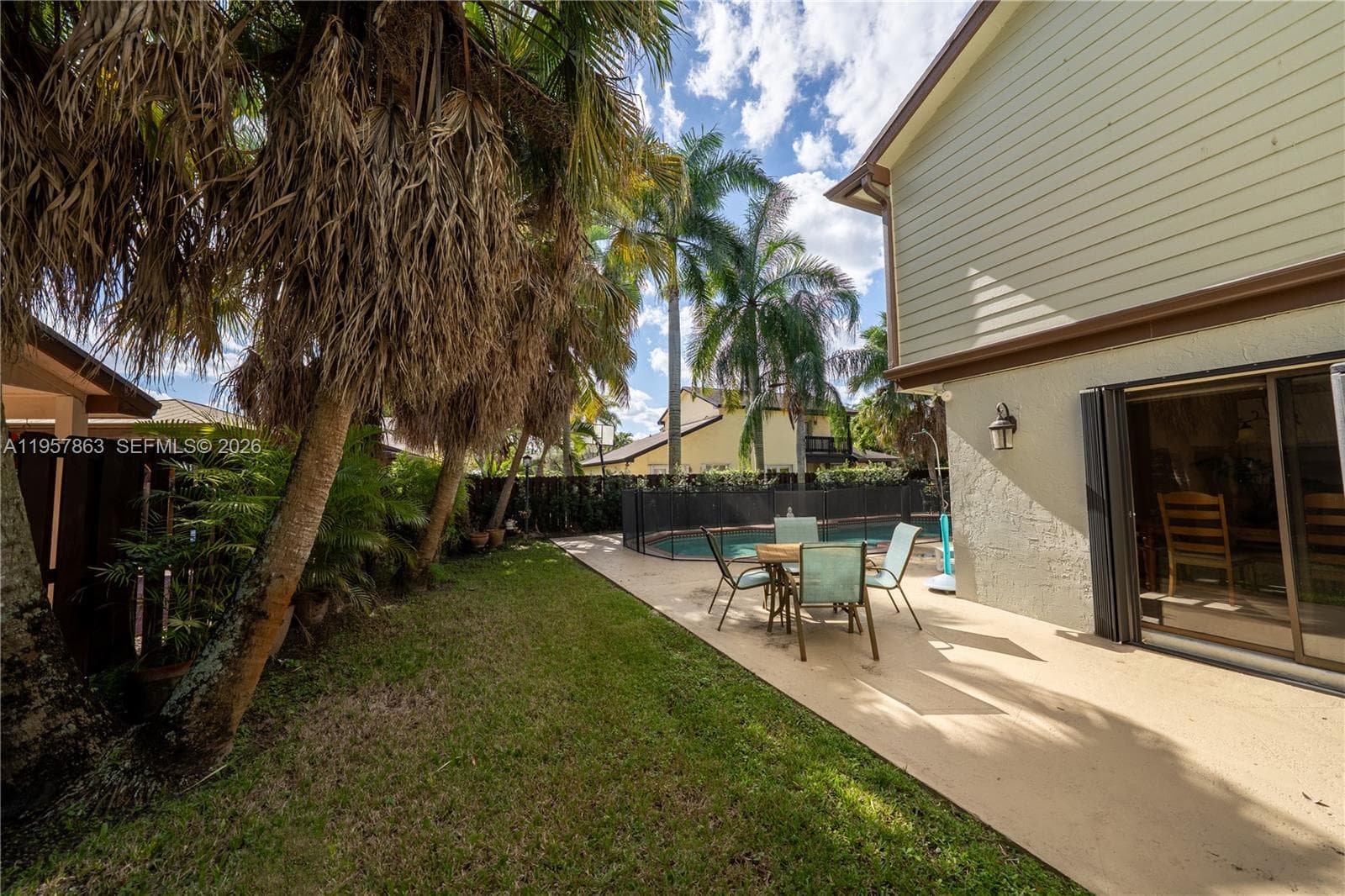 15552 SW 48th St, Miami FL 33185 — 25