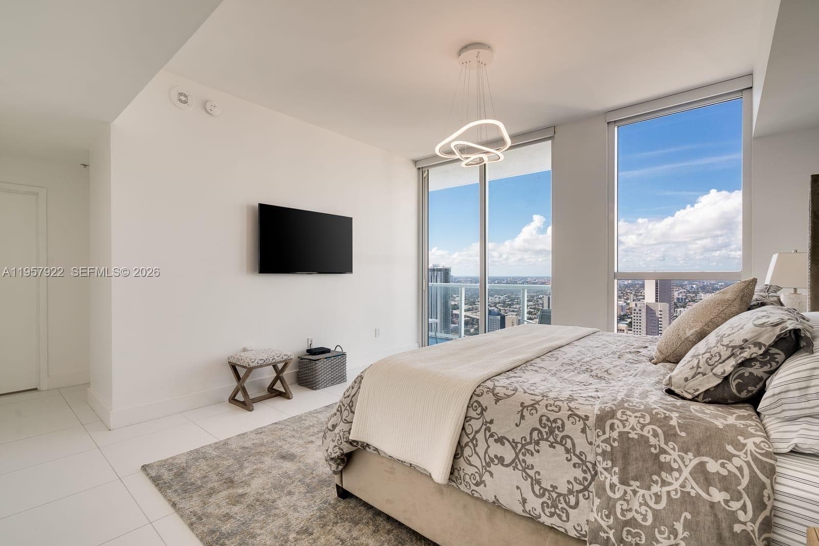 253 NE 2nd St # 4904, Miami FL 33132 — 16