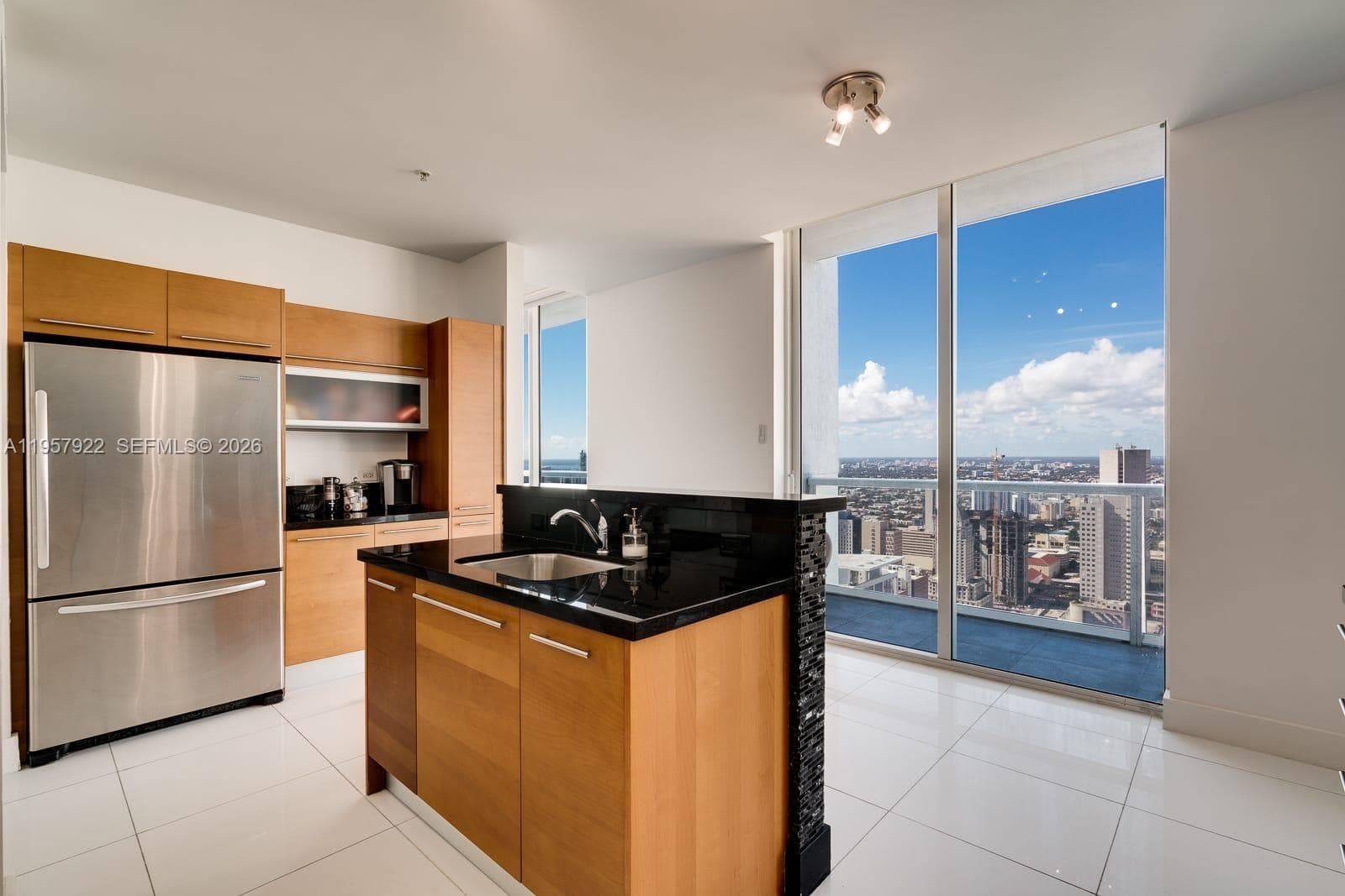 253 NE 2nd St # 4904, Miami FL 33132 — 5