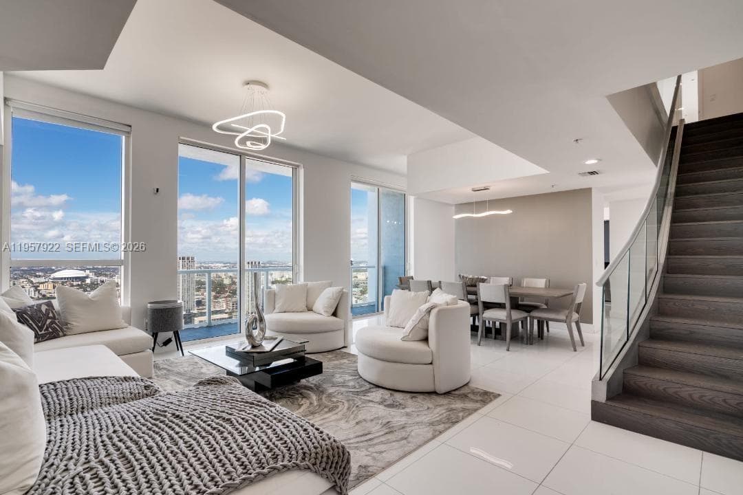 253 NE 2nd St # 4904, Miami FL 33132 — 9