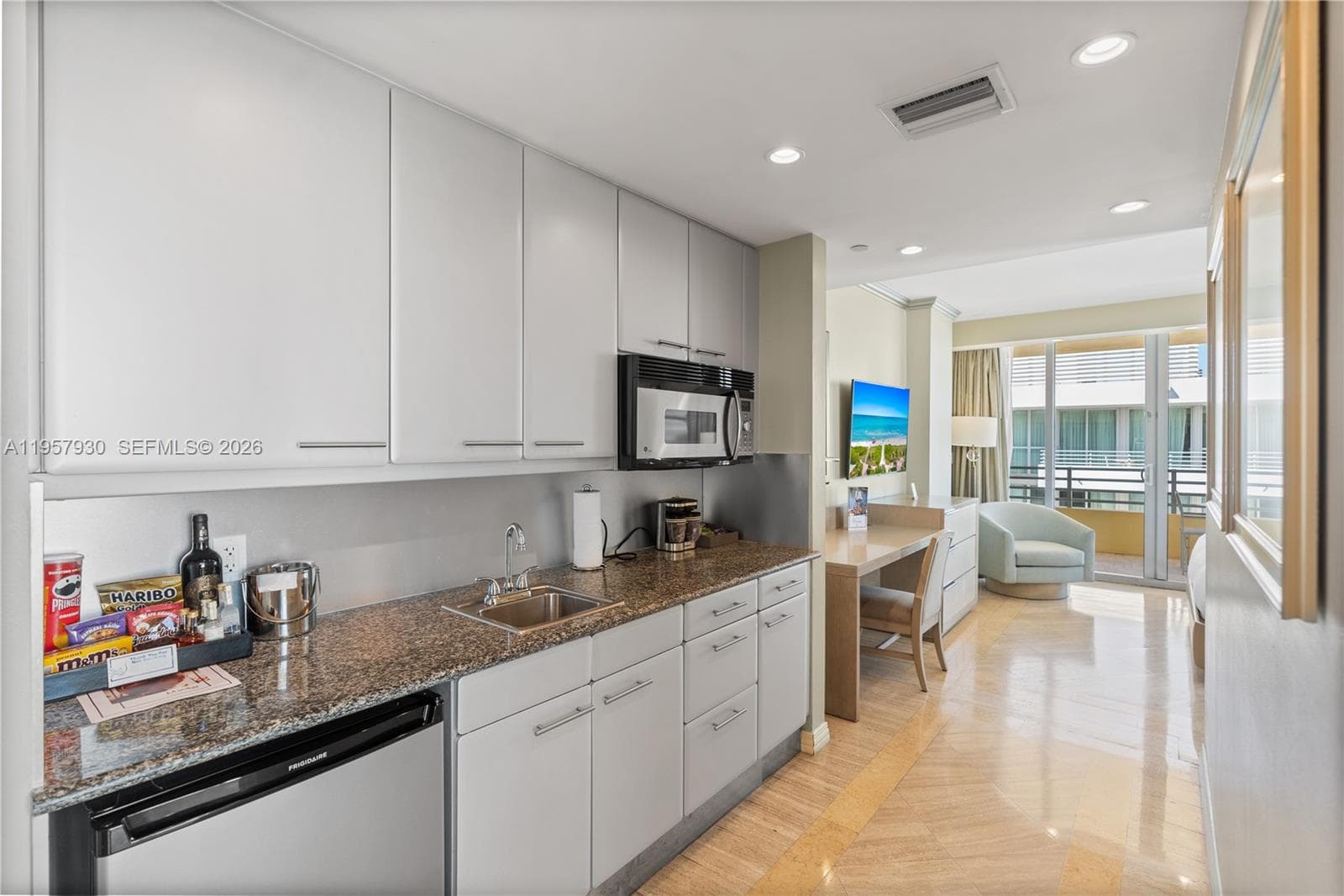 101 Ocean Dr # 1003, Miami Beach FL 33139 — 6
