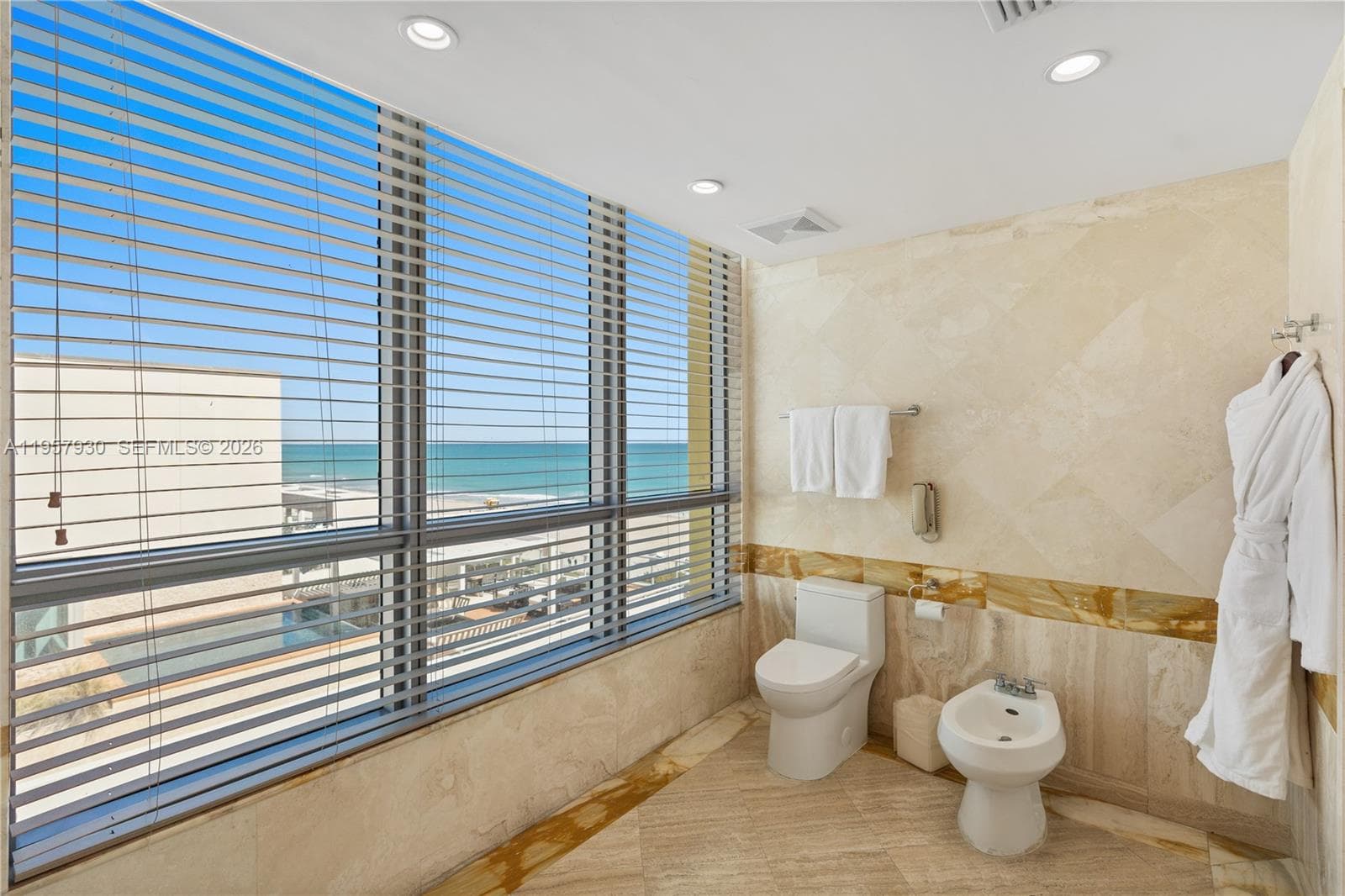 101 Ocean Dr # 1003, Miami Beach FL 33139 — 16