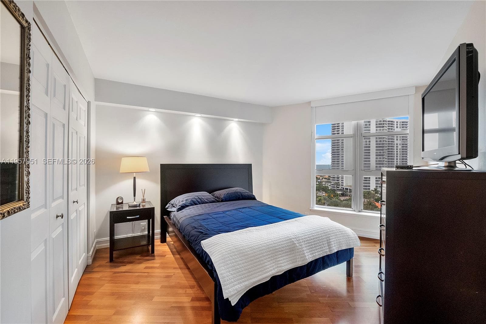 3500 Mystic Pointe Dr # 1407, Aventura FL 33180 — 38