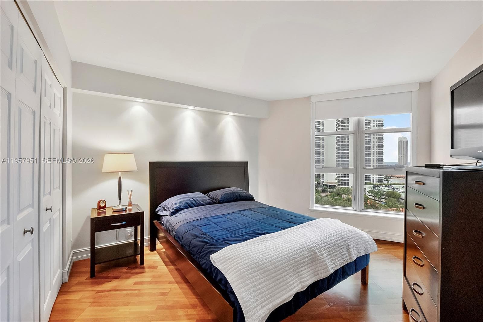 3500 Mystic Pointe Dr # 1407, Aventura FL 33180 — 37