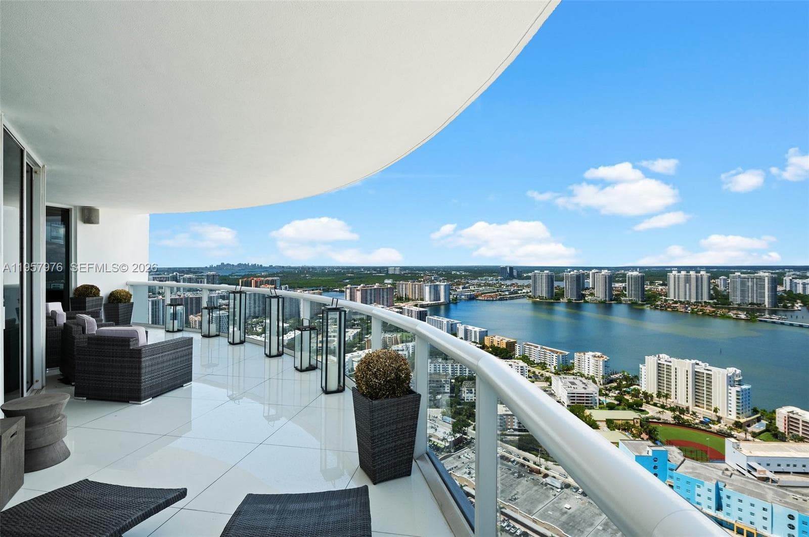 18201 Collins Ave # 5201, Sunny Isles Beach FL 33160 — 1