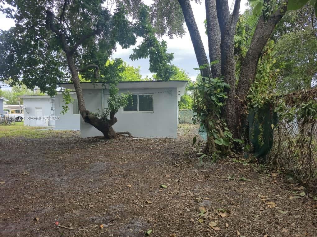 2530 NW 111th St, Miami FL 33167 — 48