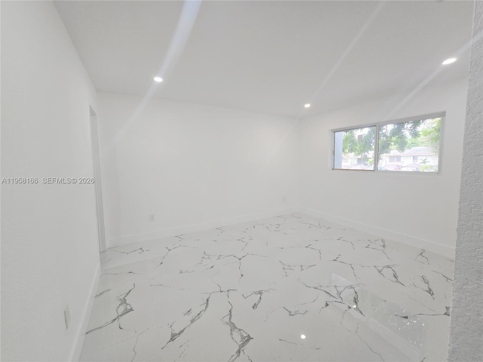 2530 NW 111th St, Miami FL 33167 — 39