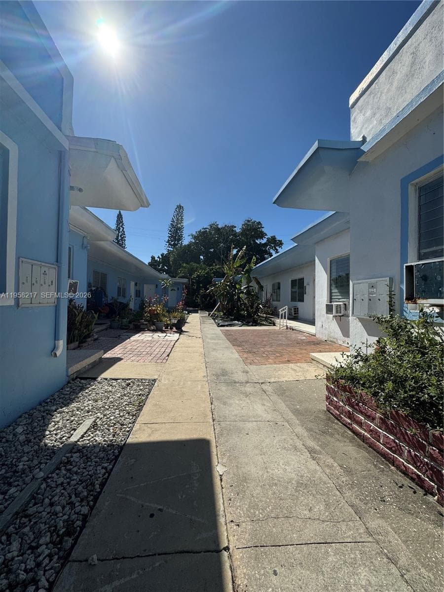 800 83rd St, Miami Beach FL 33141 — 5