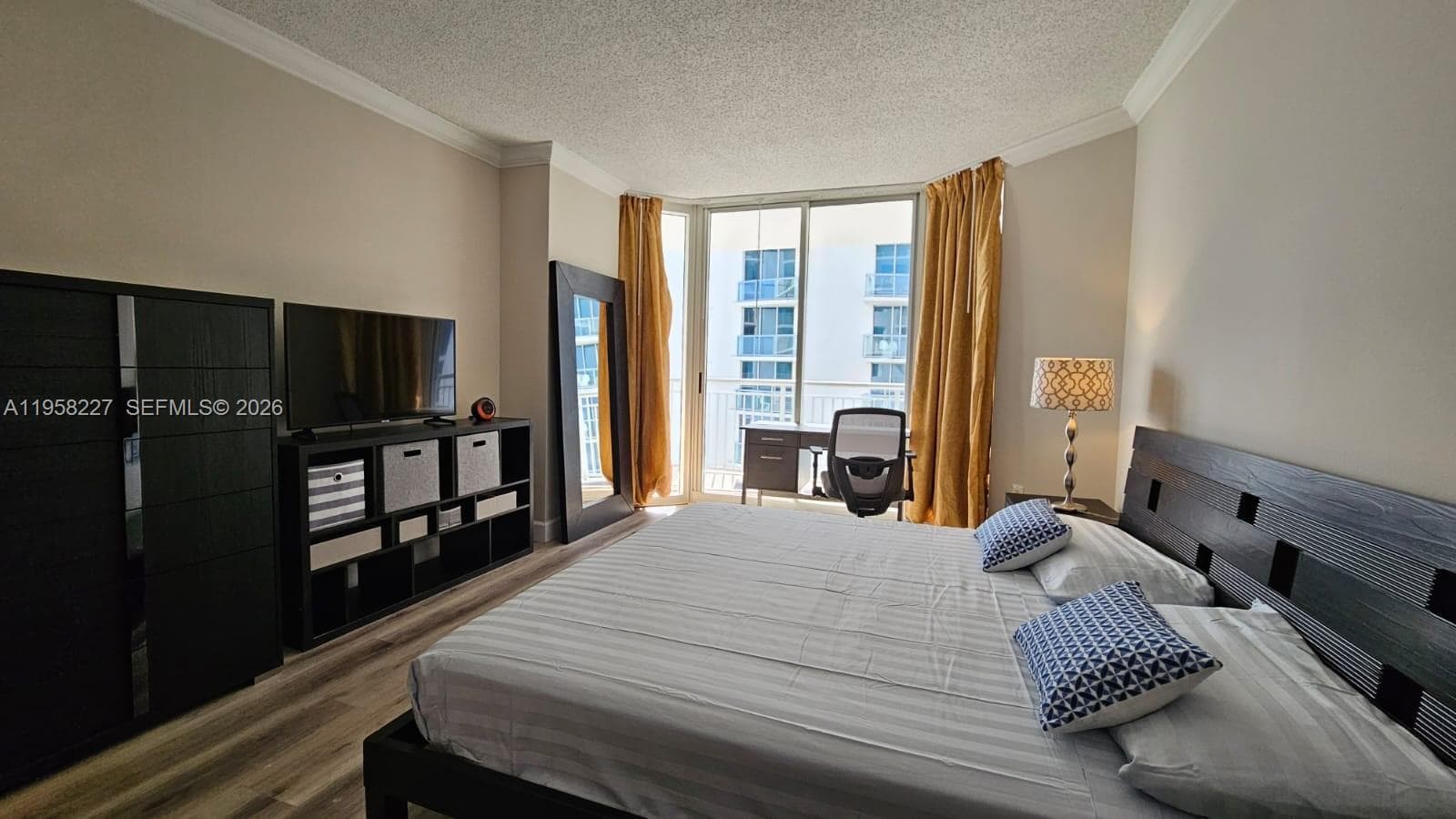 17375 Collins Ave # 2304, Sunny Isles Beach FL 33160 — 16