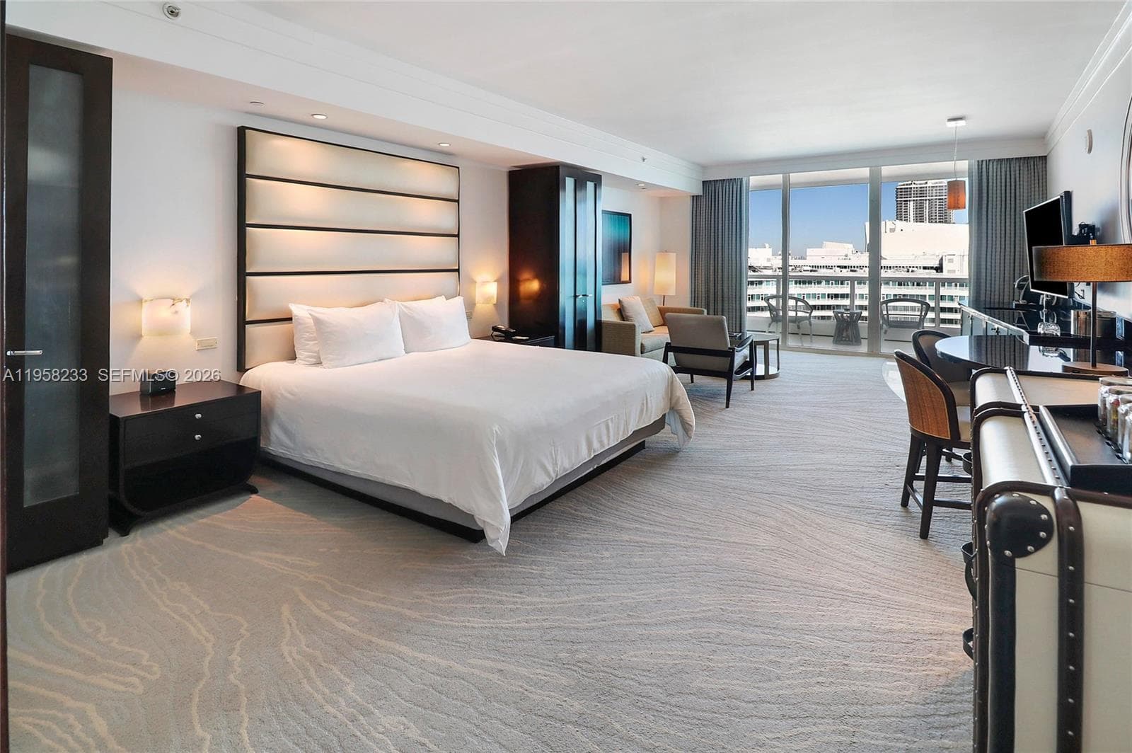 4391 Collins Ave # 1703, Miami Beach FL 33140 — 6