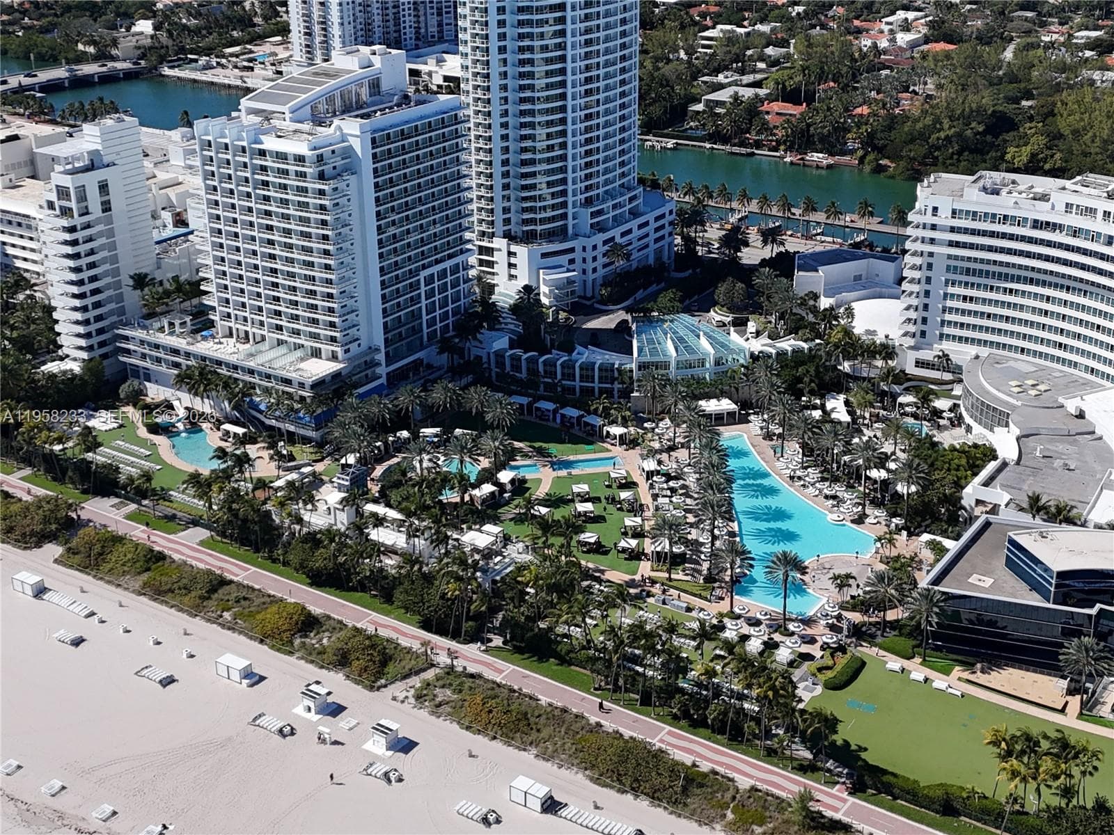 4391 Collins Ave # 1703, Miami Beach FL 33140 — 4