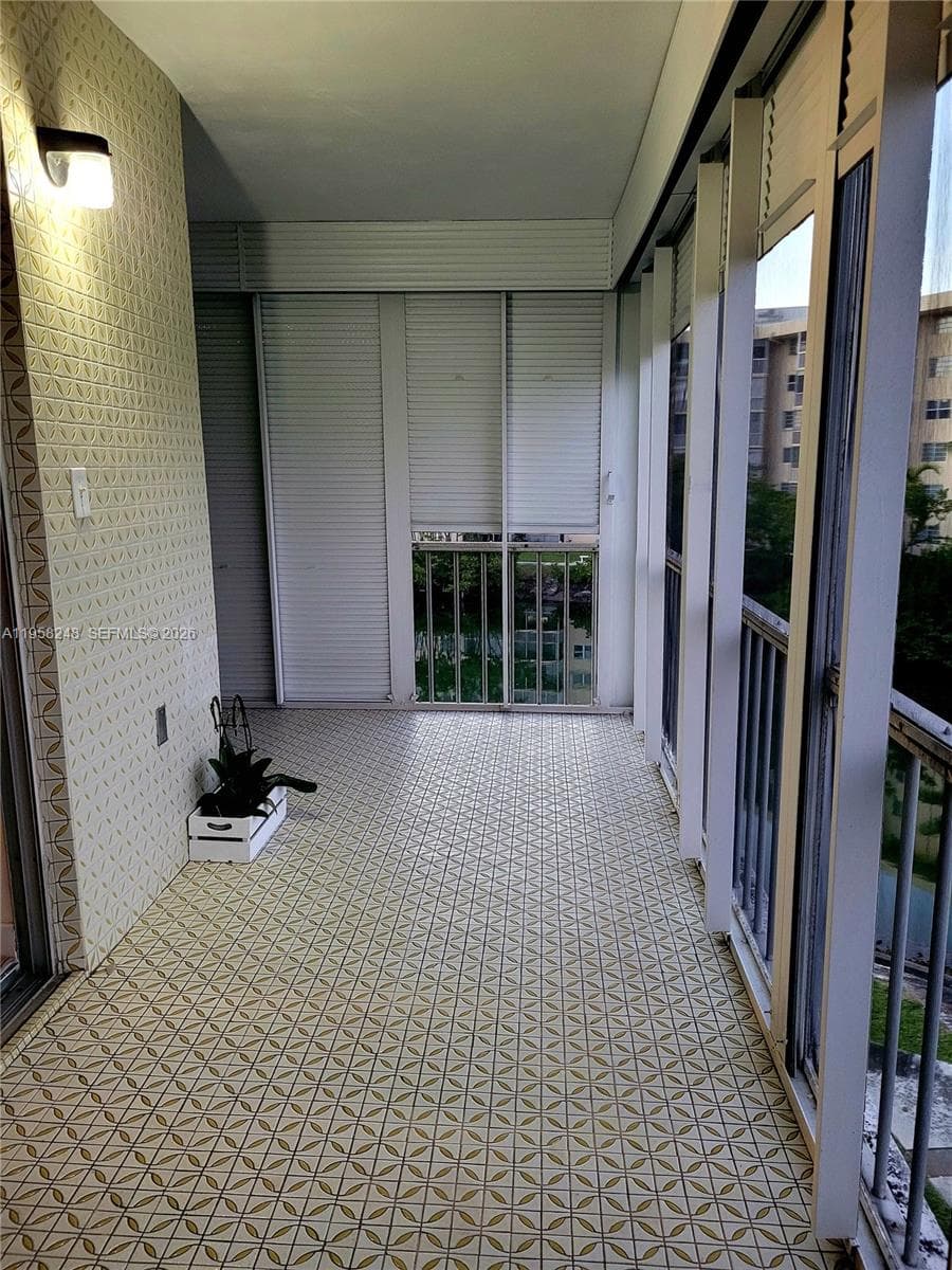 3030 Marcos Dr # T301, Aventura FL 33160 — 46