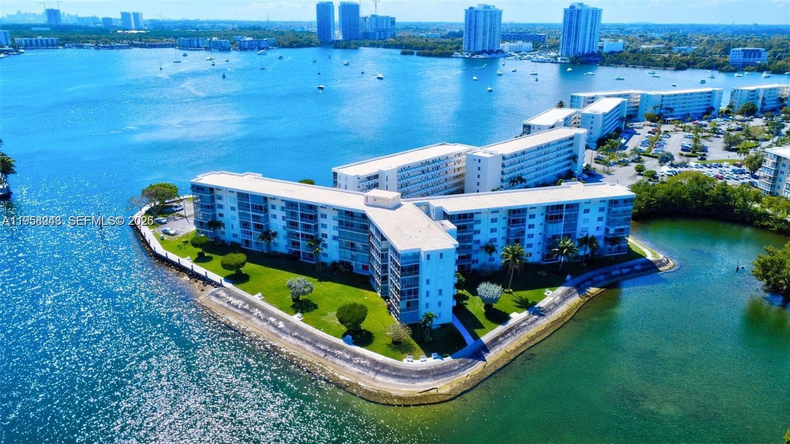 3030 Marcos Dr # T301, Aventura FL 33160 — 3