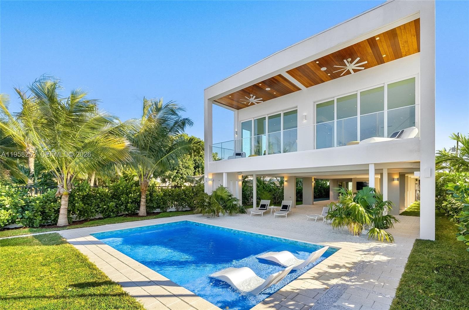 1161 Stillwater Dr, Miami Beach FL 33141 — 40