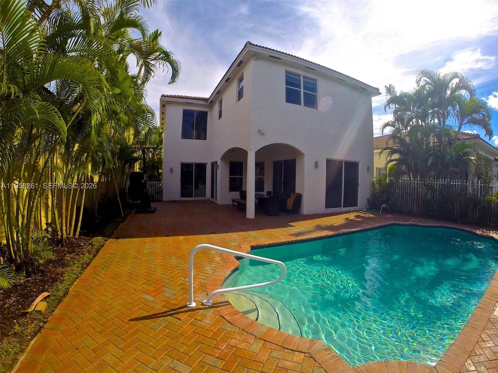 1675 NE 196th St, Miami FL 33179 — 3
