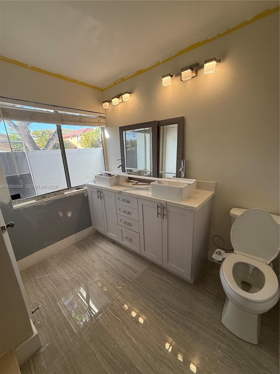 18237 NW 61st Pl, Hialeah FL 33015 — 12