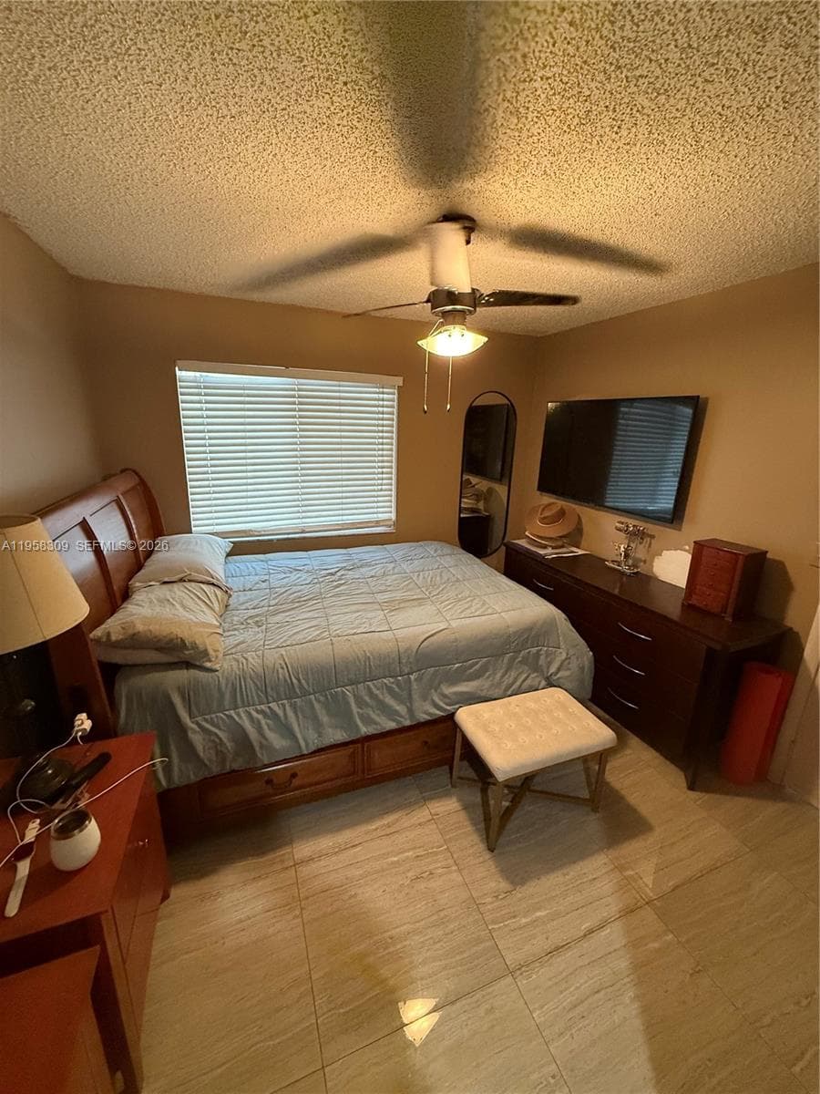 18237 NW 61st Pl, Hialeah FL 33015 — 10