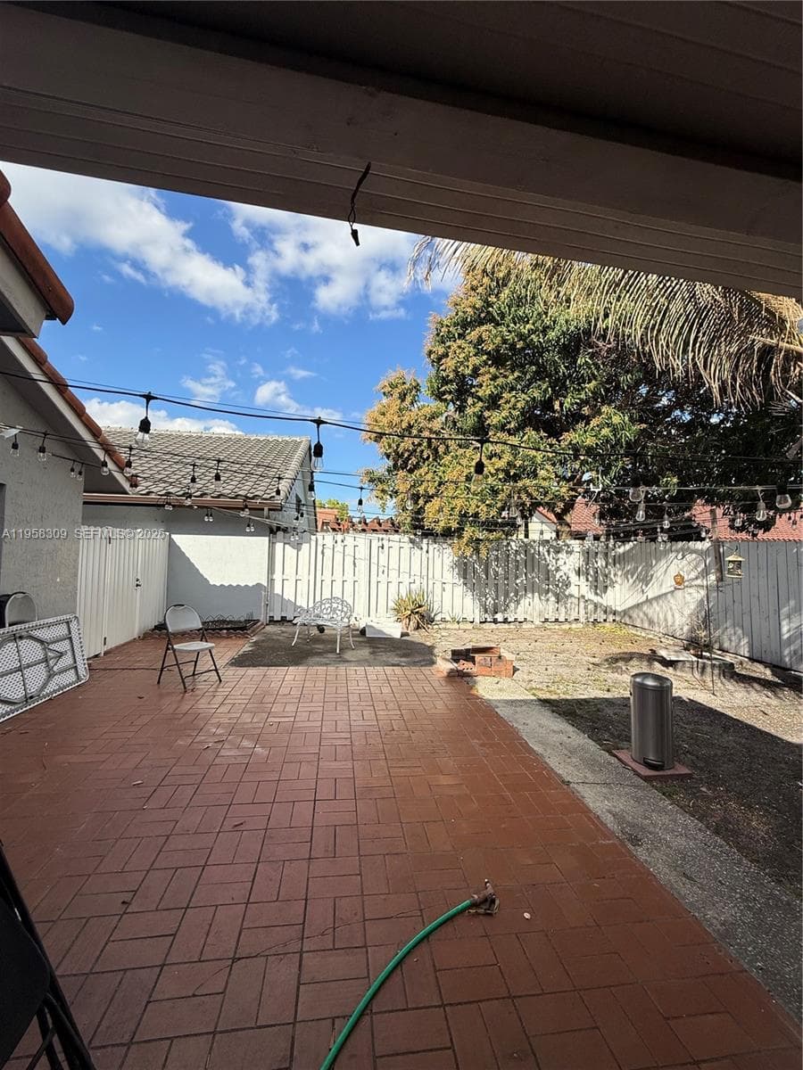 18237 NW 61st Pl, Hialeah FL 33015 — 15