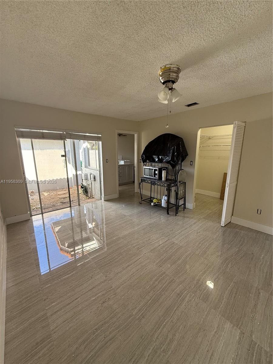 18237 NW 61st Pl, Hialeah FL 33015 — 11