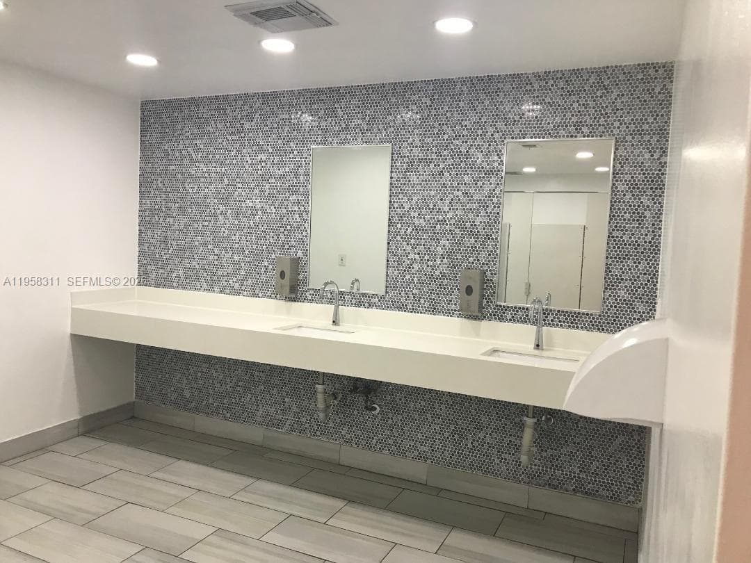 16919 N Bay Rd # 507, Sunny Isles Beach FL 33160 — 26