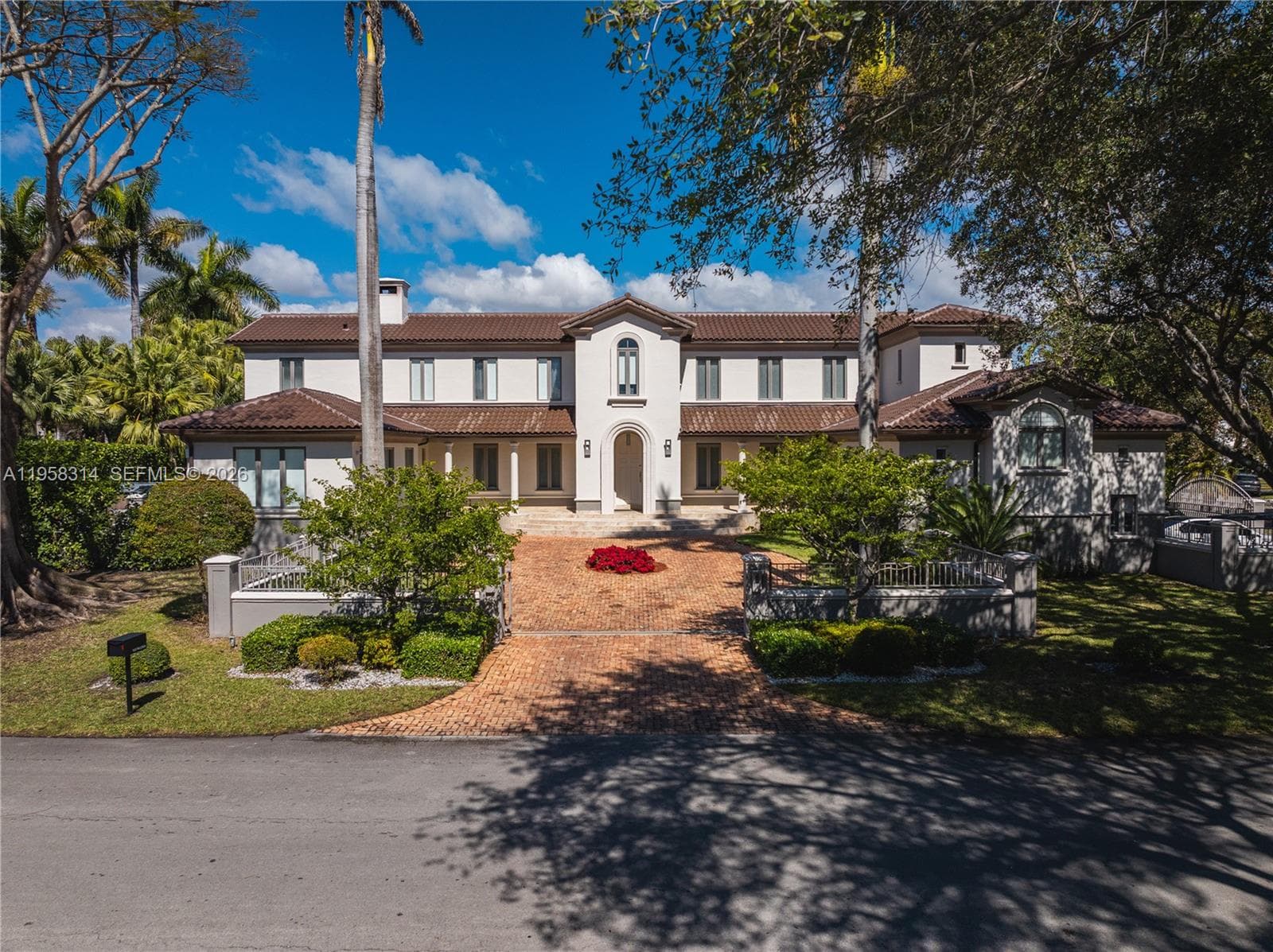 165 Paloma Dr, Coral Gables FL 33143 — 1