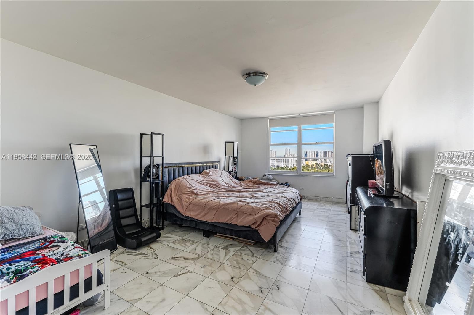 230 174th St # 1404, Sunny Isles Beach FL 33160 — 23