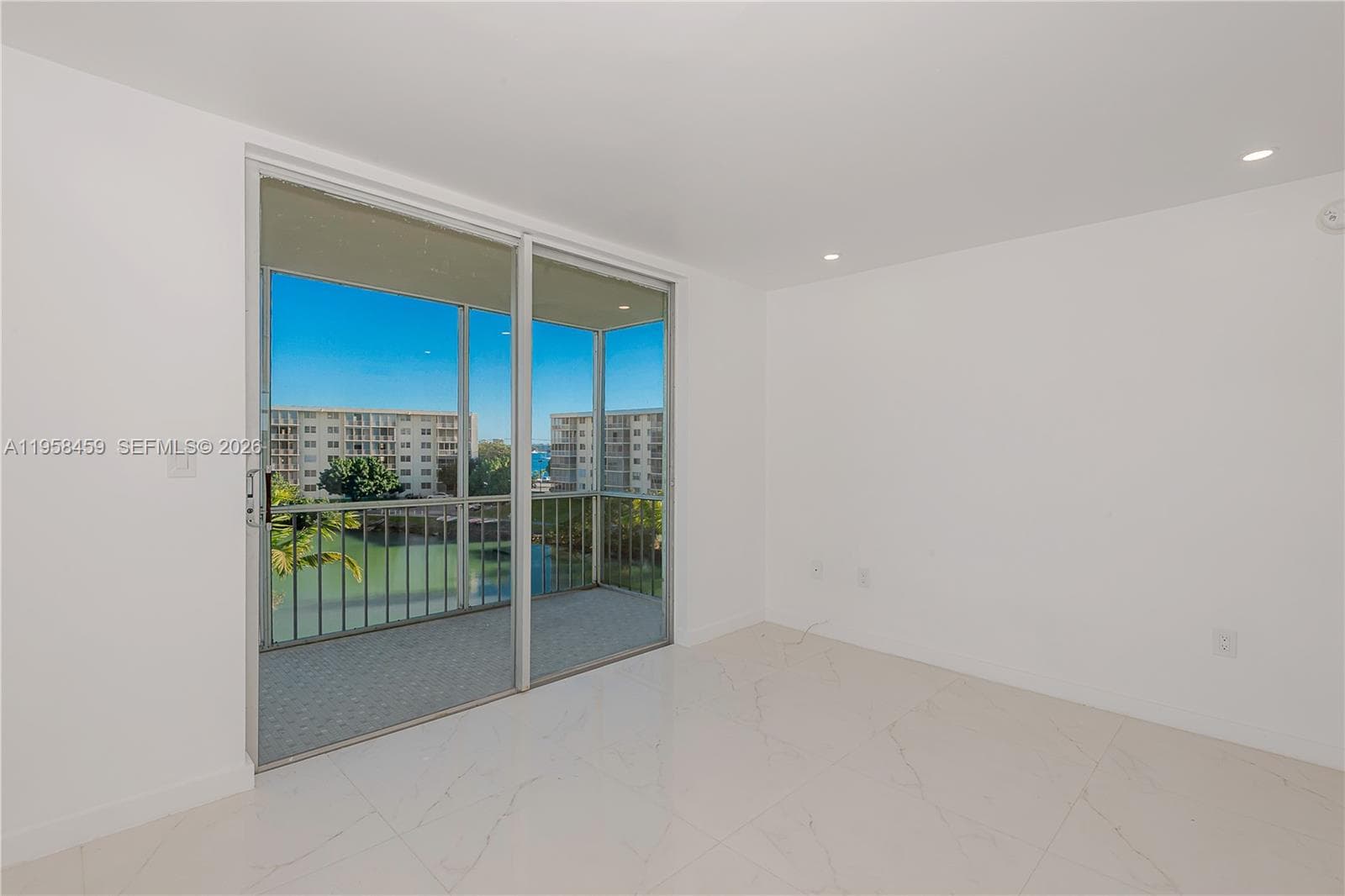 2851 Leonard Dr # J405, Aventura FL 33160 — 18
