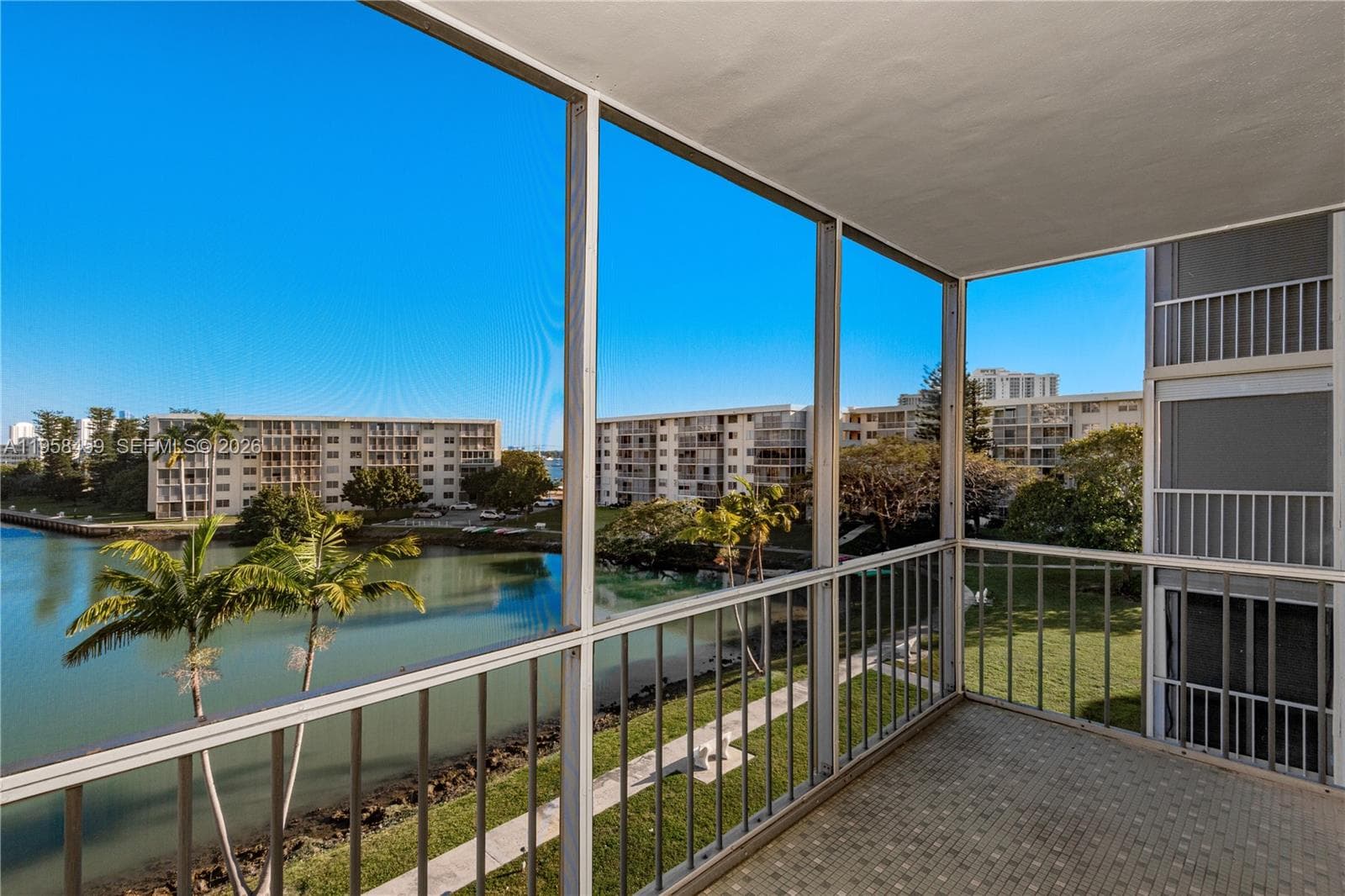 2851 Leonard Dr # J405, Aventura FL 33160 — 4